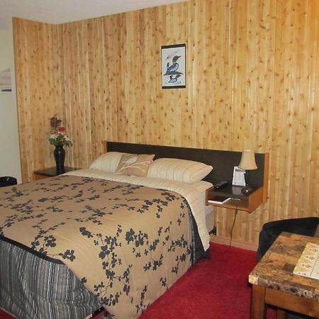 Hide Away Inn Dryden Exterior foto